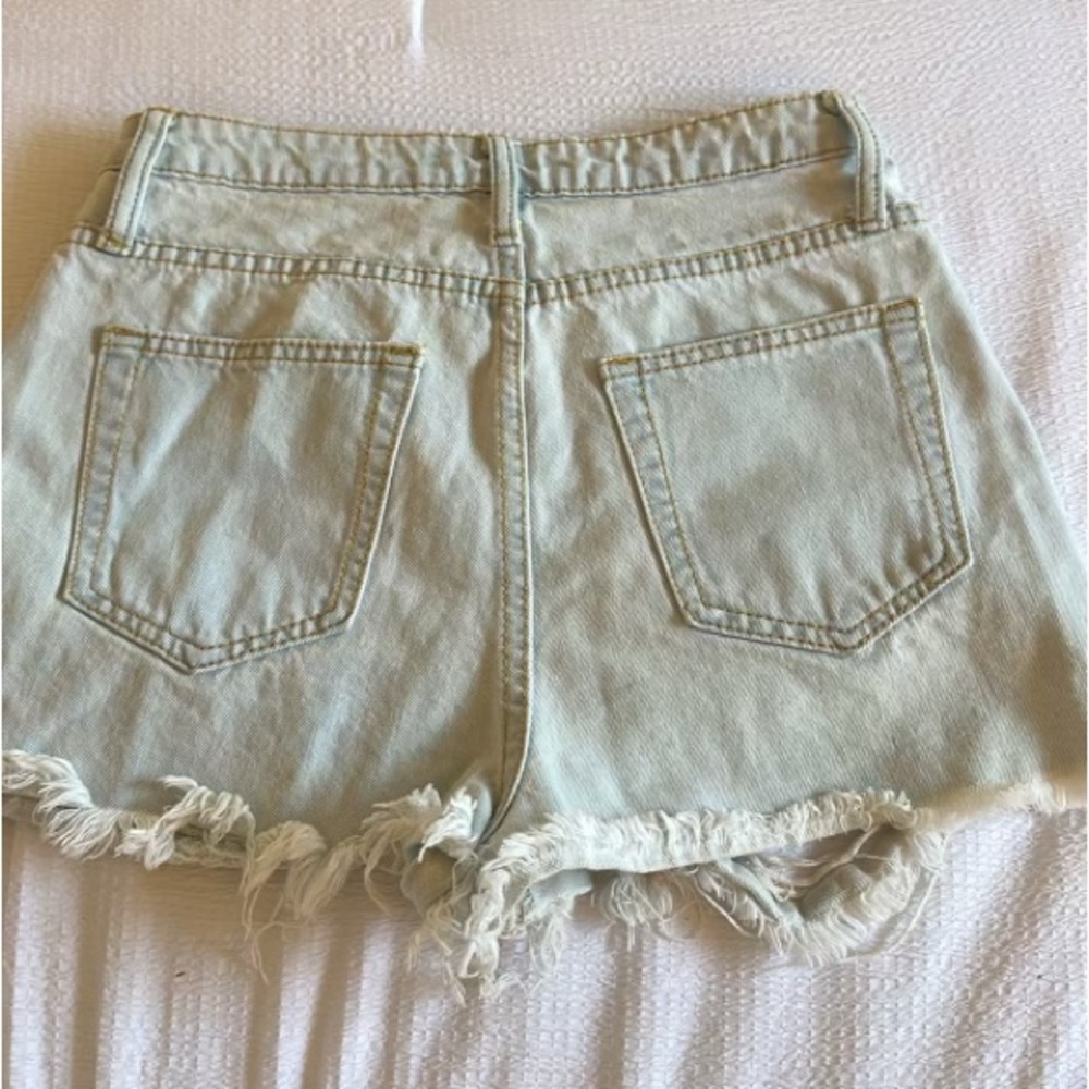 Signature8 High Rise Ripped Jean Shorts- Size Small - Picture 3 of 3